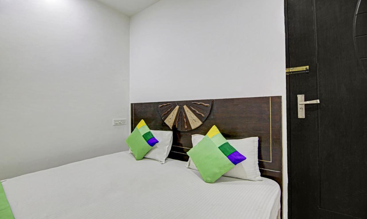 Treebo Rockland, Zirakpur Hotel Bagian luar foto