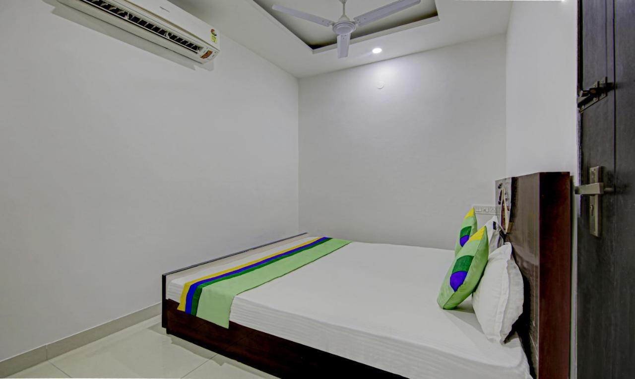 Treebo Rockland, Zirakpur Hotel Bagian luar foto