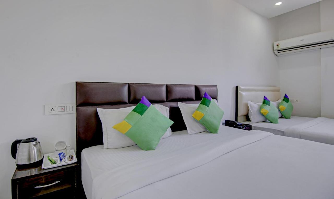 Treebo Rockland, Zirakpur Hotel Bagian luar foto